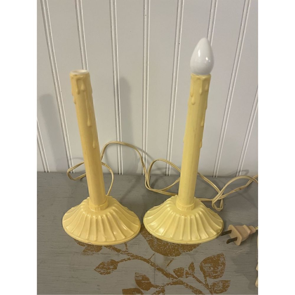 Vintage light up candle sticks scalloped base